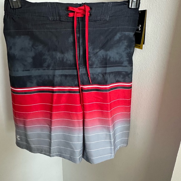 Under Armour Swim Trunks Mens Black and Red Small MSRP $62 USSFK1603-001 - Picture 3 of 13
